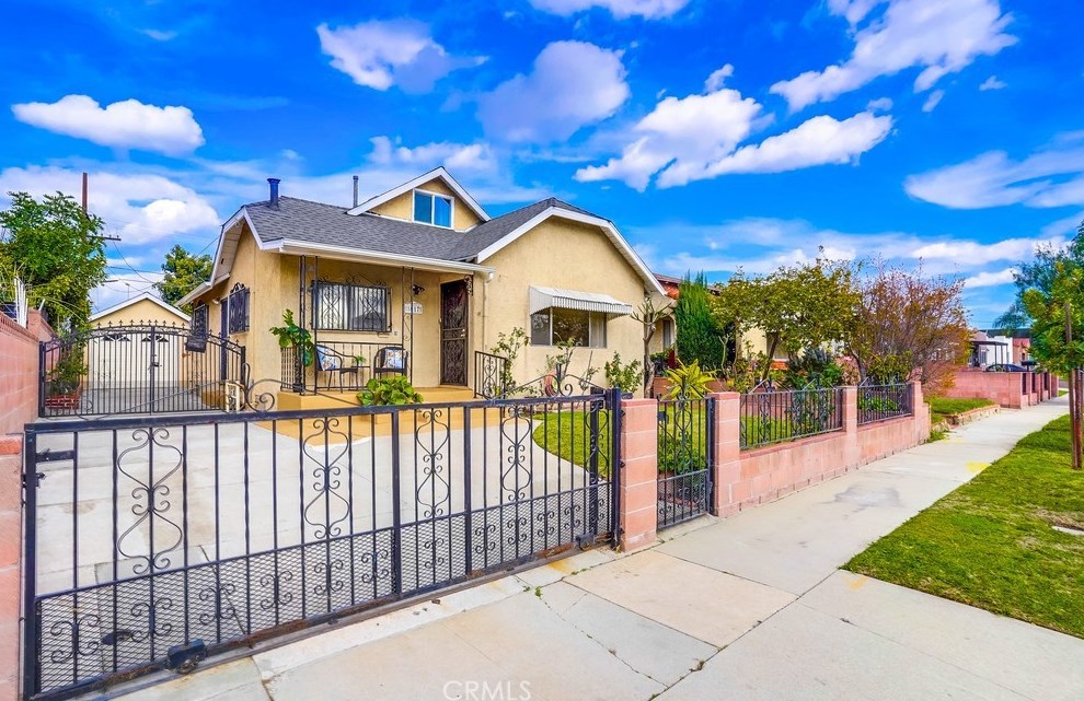 5017 Gafford St, Los Angeles CA  90040-1305 exterior
