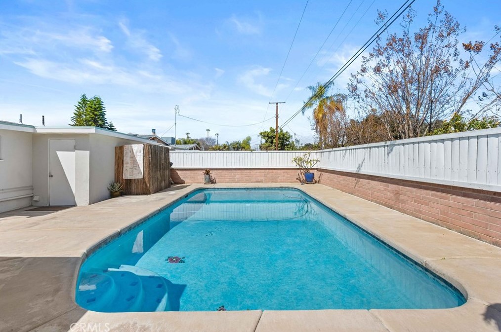 3923 Overland St, Riverside CA  92503-4035 exterior