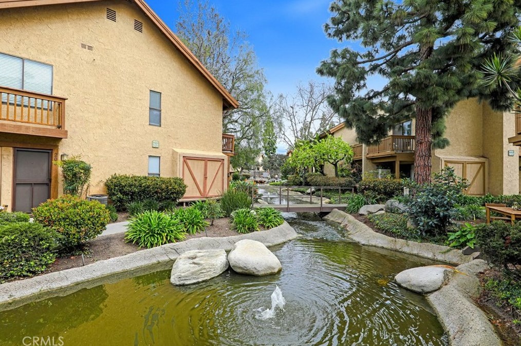 106 Tangelo, Irvine CA  92618-4467 exterior