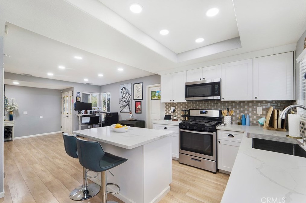 12740 Woodcliff Cir, Riverside CA  92503-4627 exterior