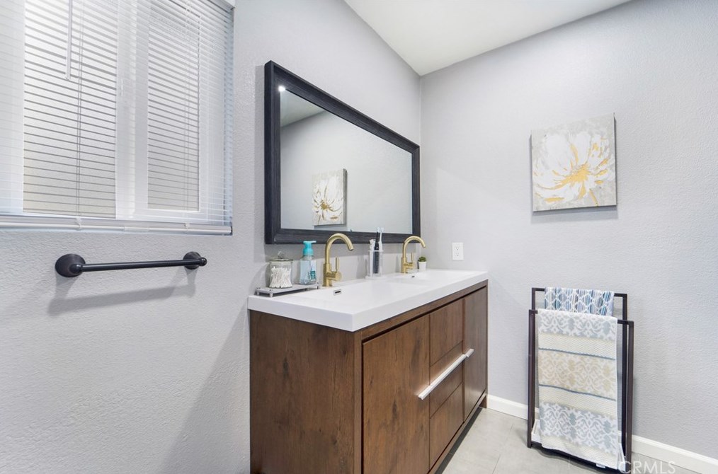 12740 Woodcliff Cir, Riverside CA  92503-4627 exterior