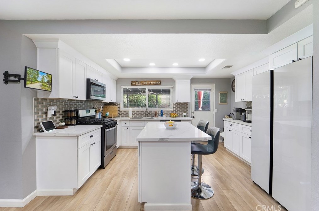 12740 Woodcliff Cir, Riverside CA  92503-4627 exterior