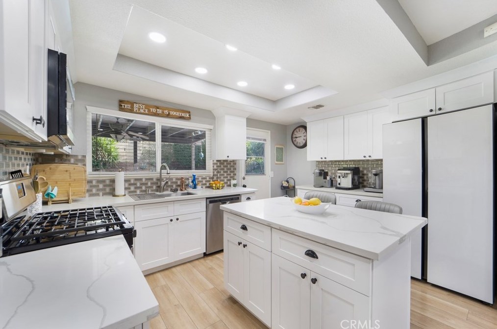 12740 Woodcliff Cir, Riverside CA  92503-4627 exterior