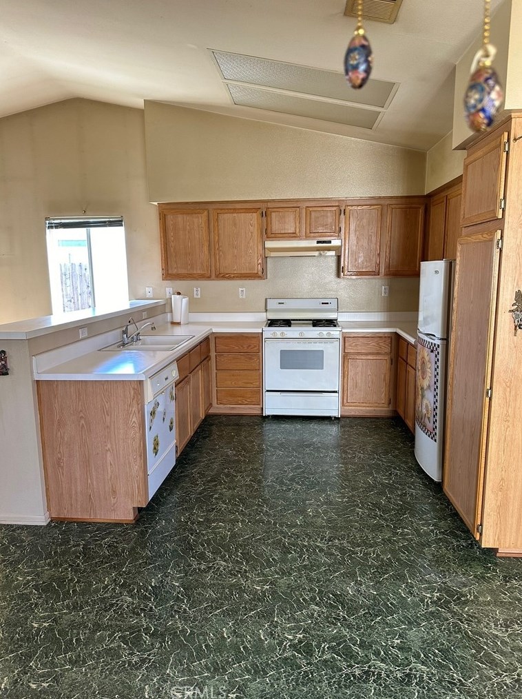 42862 Masonic Dr, Hemet, CA 92544-4044