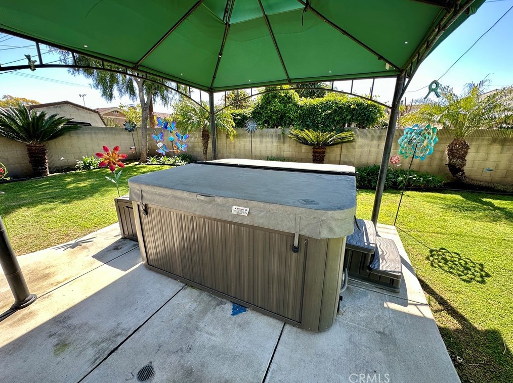 1914 Orange Ave, Anaheim CA  92804-3502 exterior