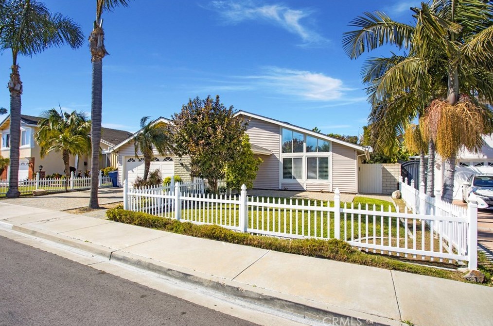 8431 Furman Ave, Westminster, CA 92683-7644