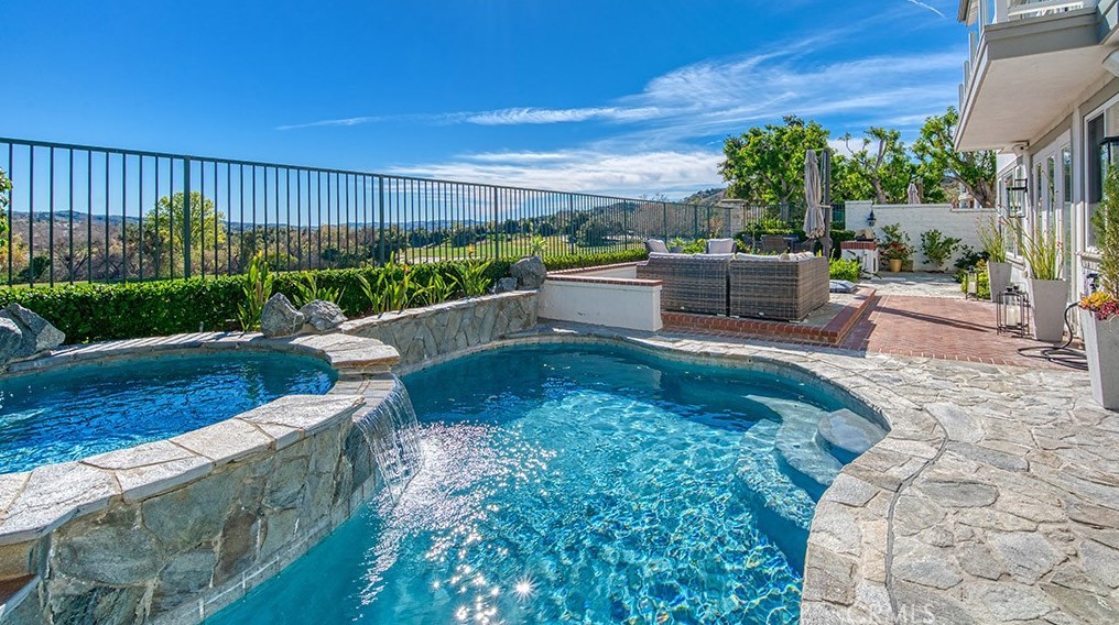 10 Shoal Creek, Trabuco Canyon, CA 92679