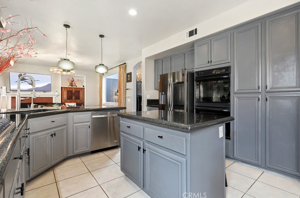 35 Mariner Cv, Buena Park CA  90621-1662 exterior