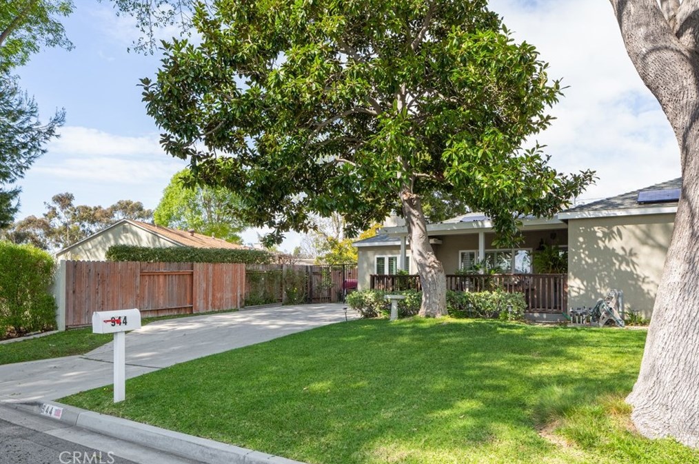 944 Cedar Pl, Costa Mesa, CA 92627-4162