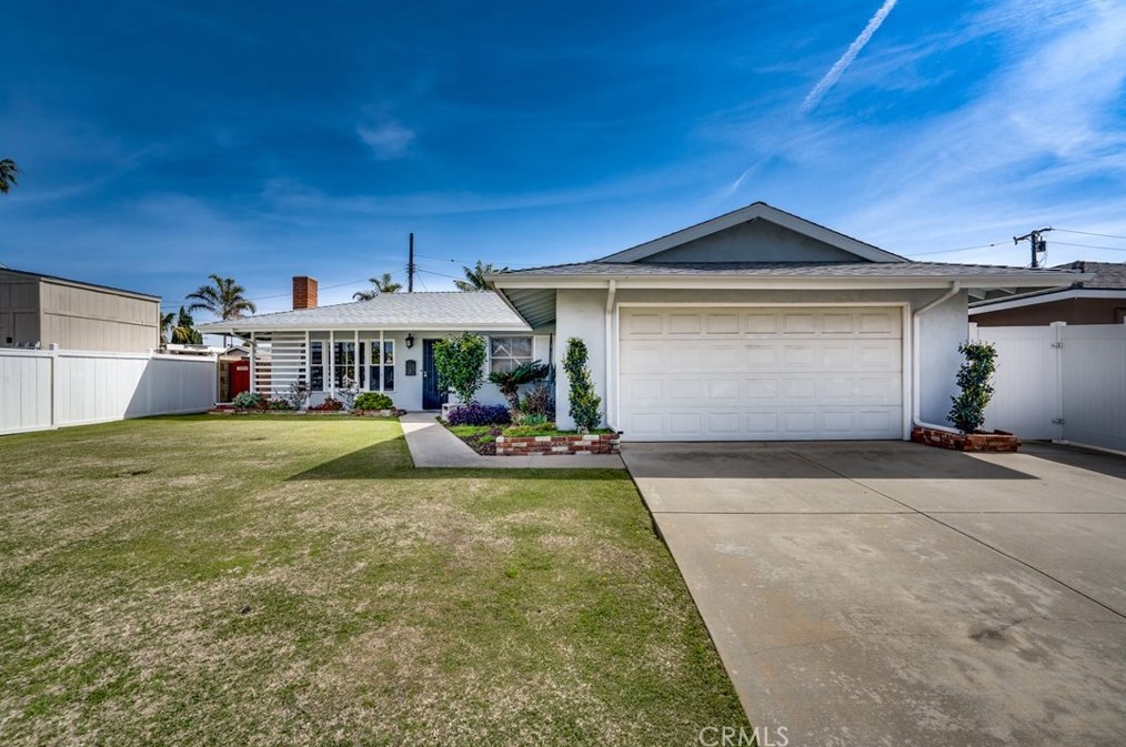18282 Roberta Cir, Huntington Beach, CA 92646-1534