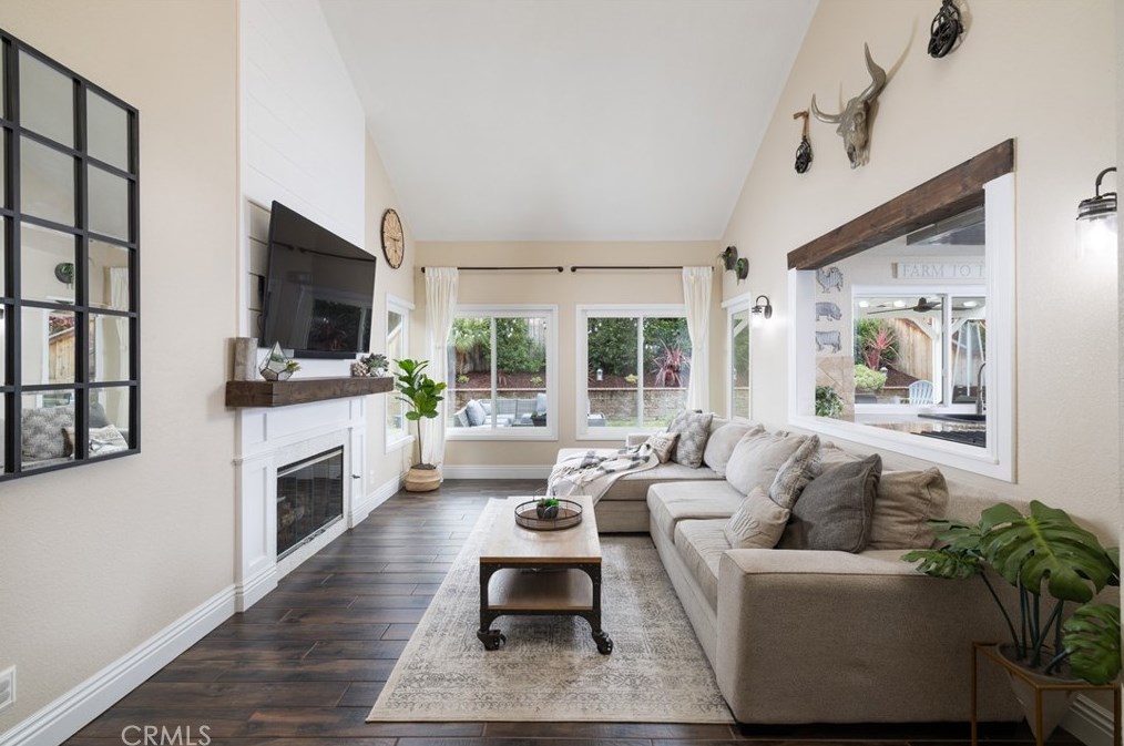 6 Los Abitos, Trabuco Canyon, CA 92688-1630
