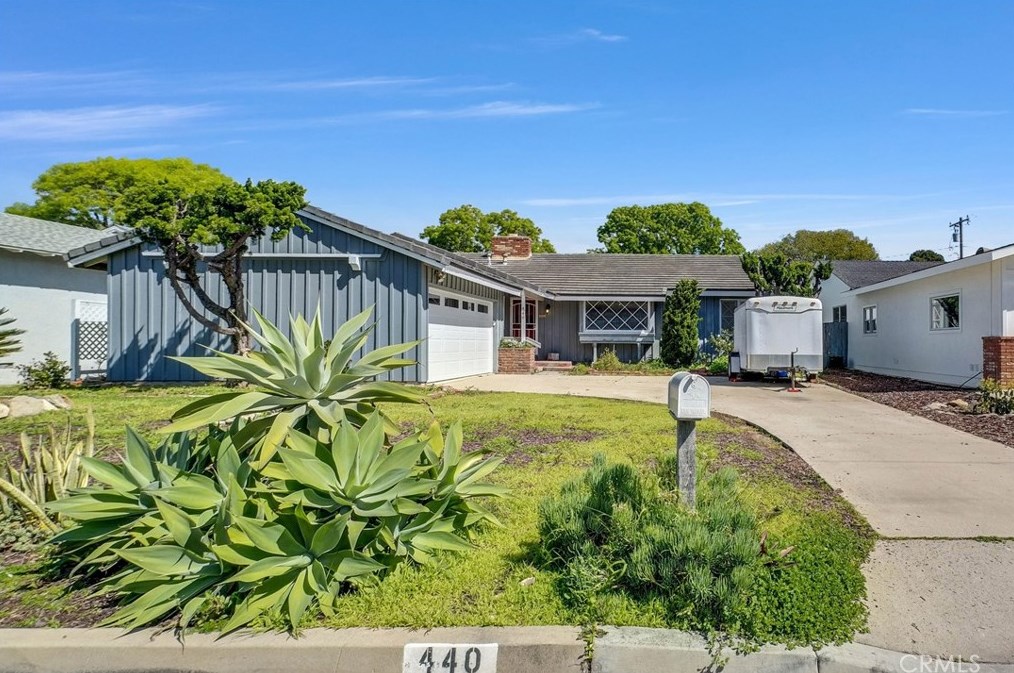 440 Cabrillo St, Costa Mesa, CA 92627-3163