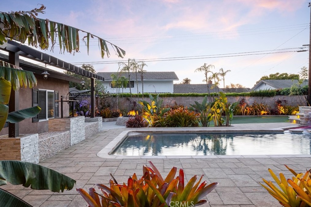 13911 Gershon Pl, Santa Ana CA  92705-2686 exterior