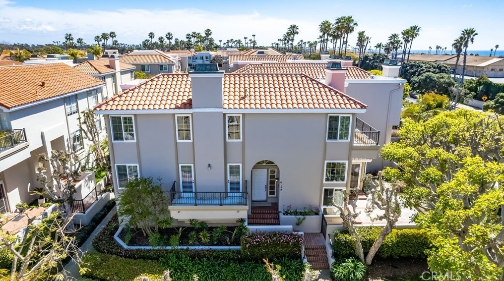 6132 Fernwood Dr, Huntington Beach, CA 92648-5574