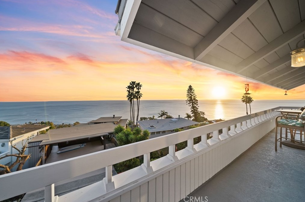 490 Alta Vista Way, Laguna Beach, CA 92651-4038