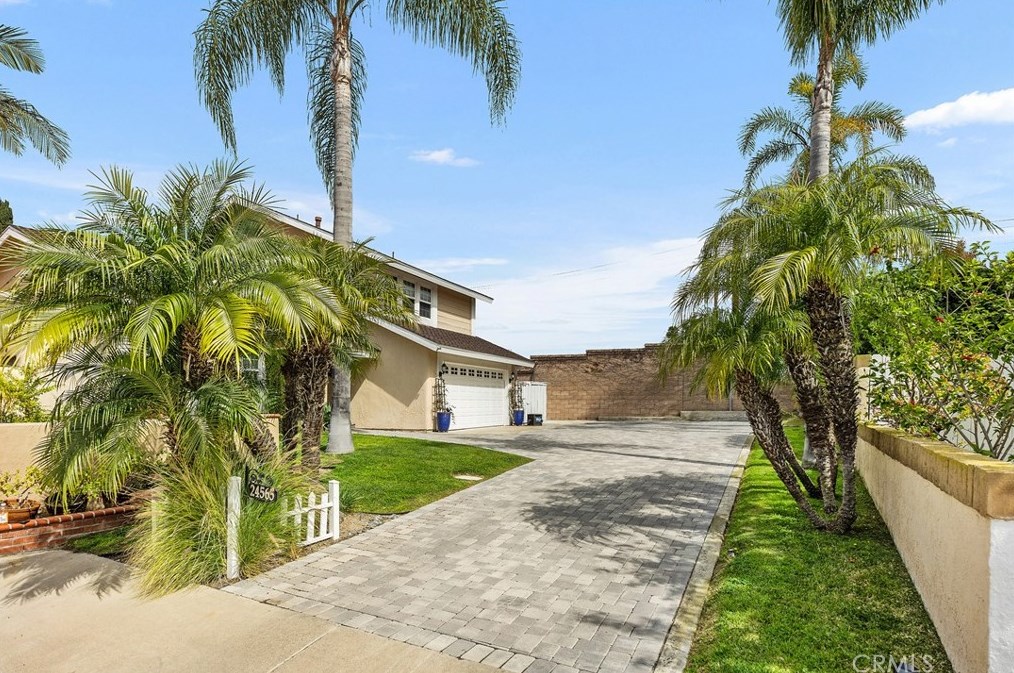 24565 Via Raza, El Toro, CA 92630