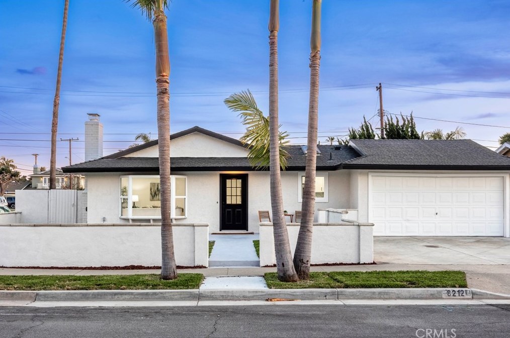 8212 Munster Dr, Huntington Beach, CA 92646