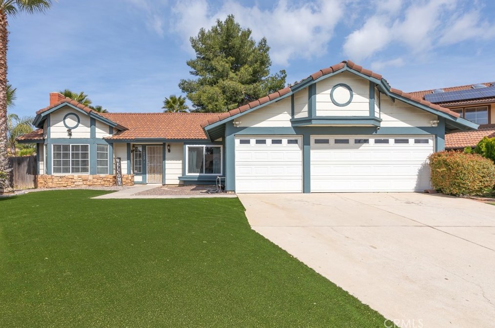 10933 Oak Run Cir, Moreno Valley, CA 92557