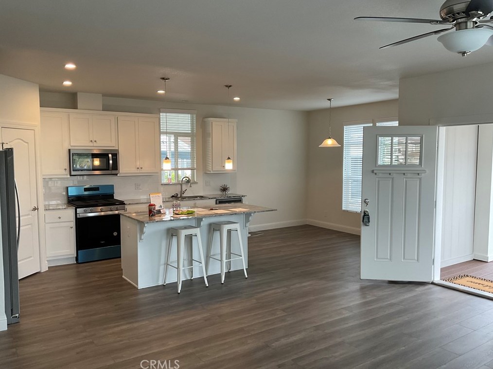 301 Magpie Ln, Santa Ana, CA 92708