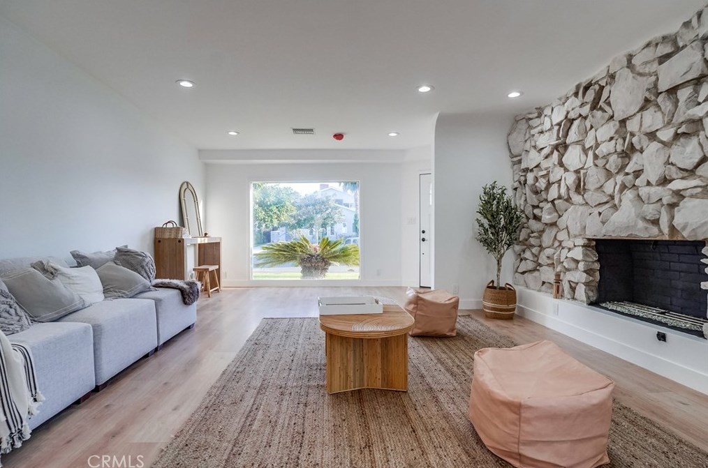 1827 75th St, Los Angeles CA  90047-2323 exterior