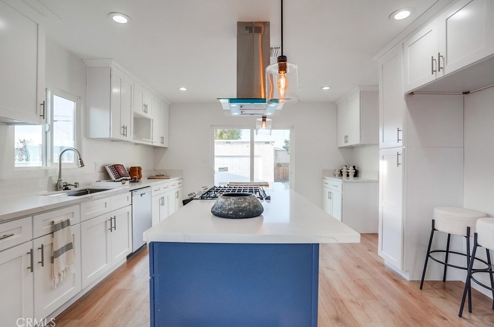 1827 75th St, Los Angeles CA  90047-2323 exterior