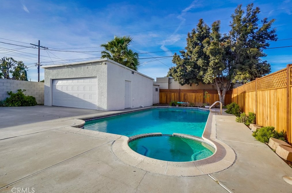 1827 75th St, Los Angeles CA  90047-2323 exterior