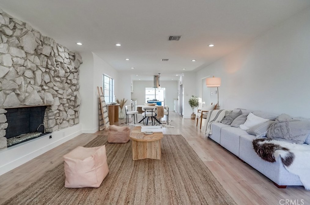 1827 75th St, Los Angeles CA  90047-2323 exterior