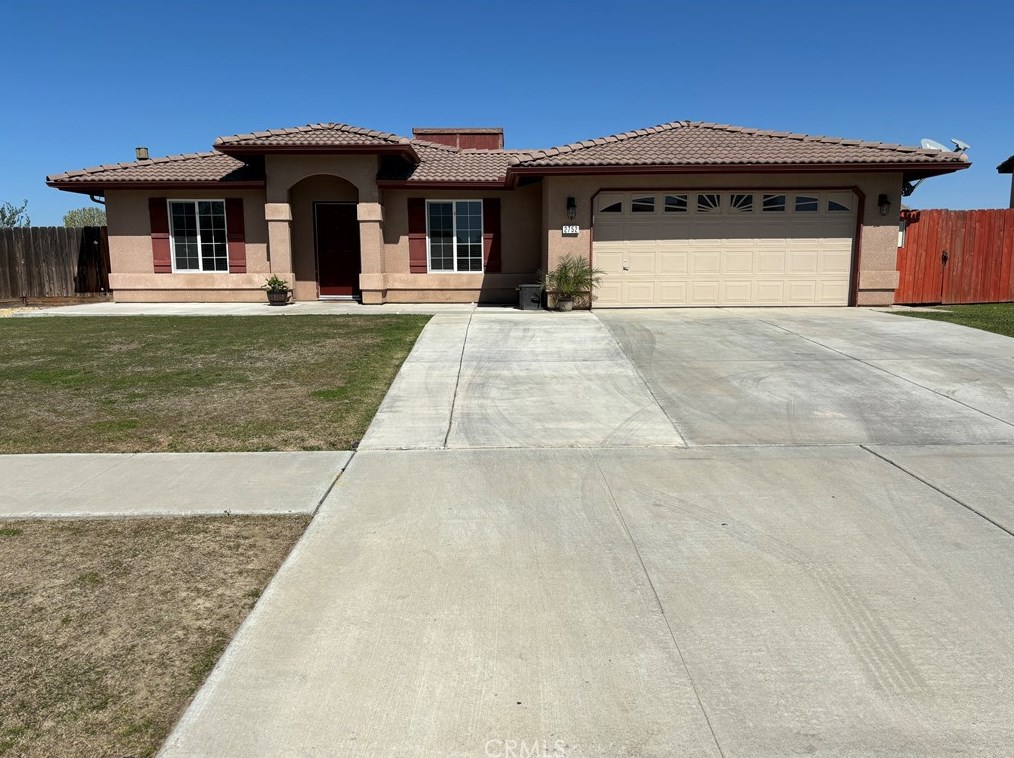 2752 Mondavi Ct, Pond CA  93280-1245 exterior