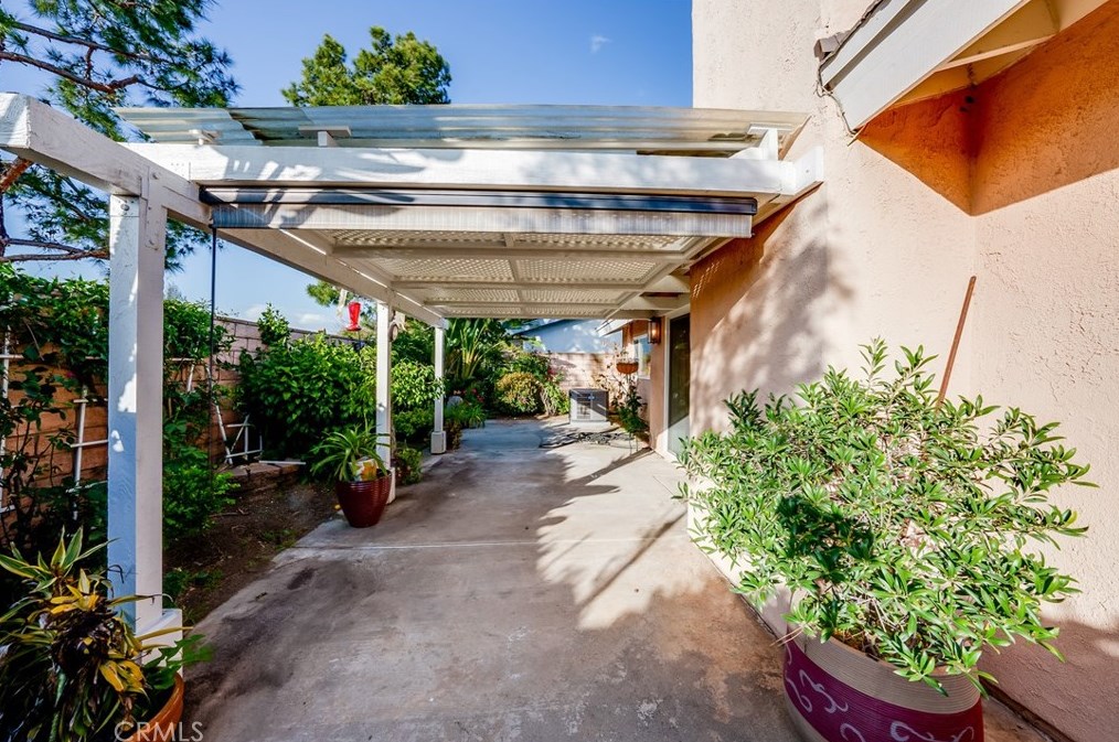 19 Muir, Irvine CA  92620-3374 exterior