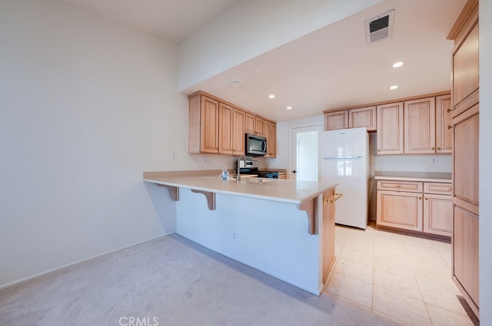 19 Muir, Irvine CA  92620-3374 exterior