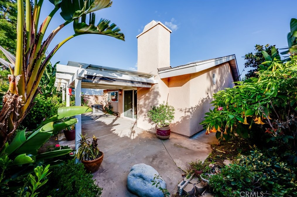 19 Muir, Irvine CA  92620-3374 exterior