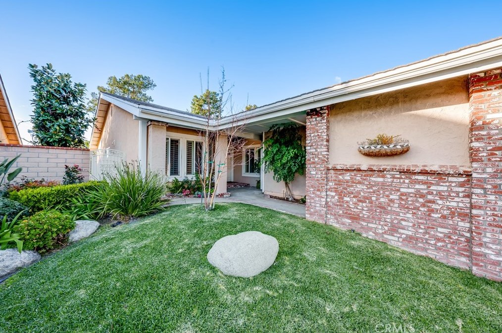 19 Muir, Irvine CA  92620-3374 exterior