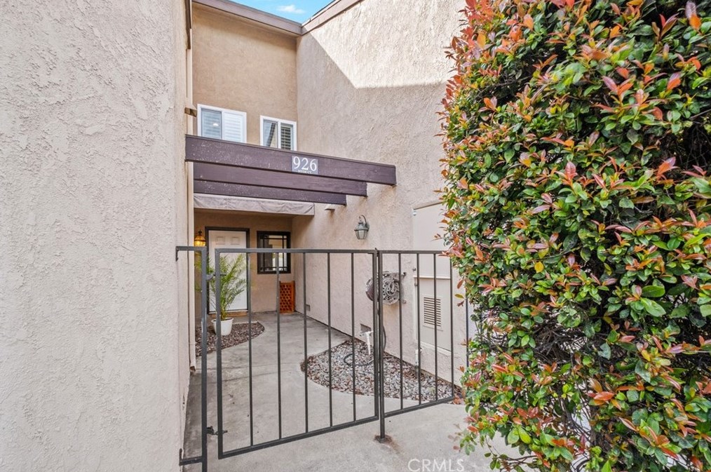 926 Hyde Ct, Costa Mesa, CA 92626