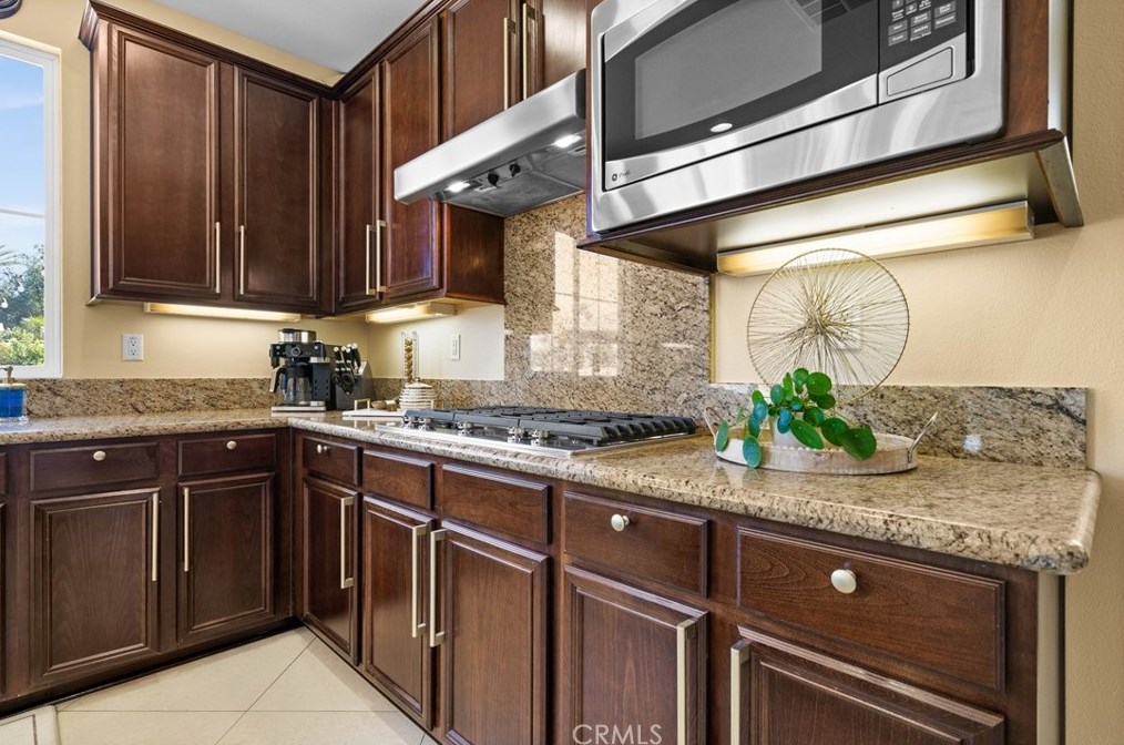 12810 Sierra Creek Dr, Riverside CA  92503-8466 exterior