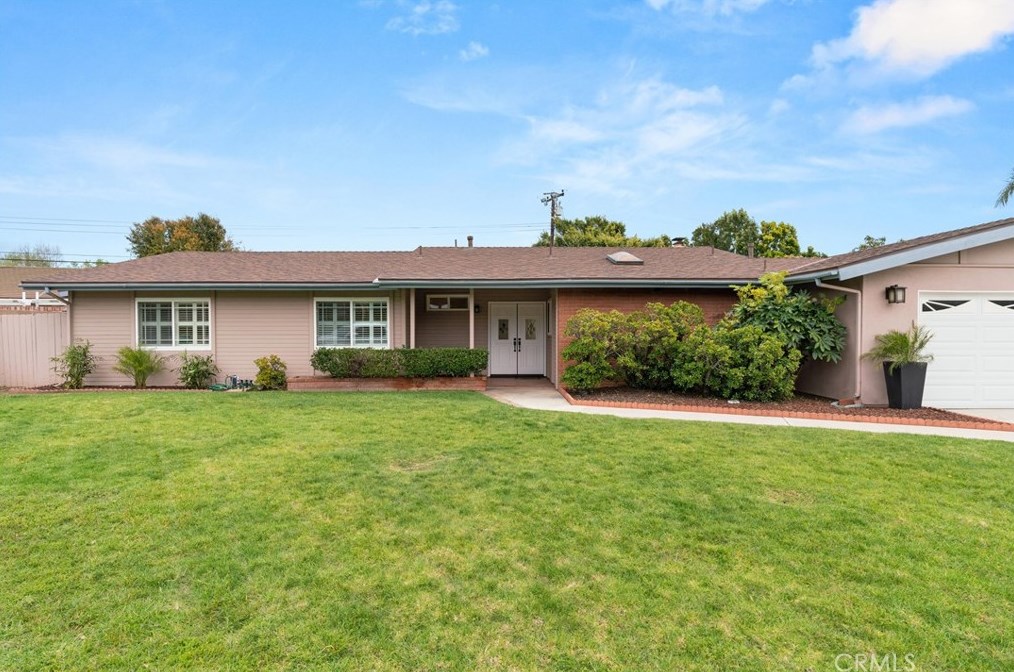 14092 Cameron Ln, Santa Ana, CA 92705