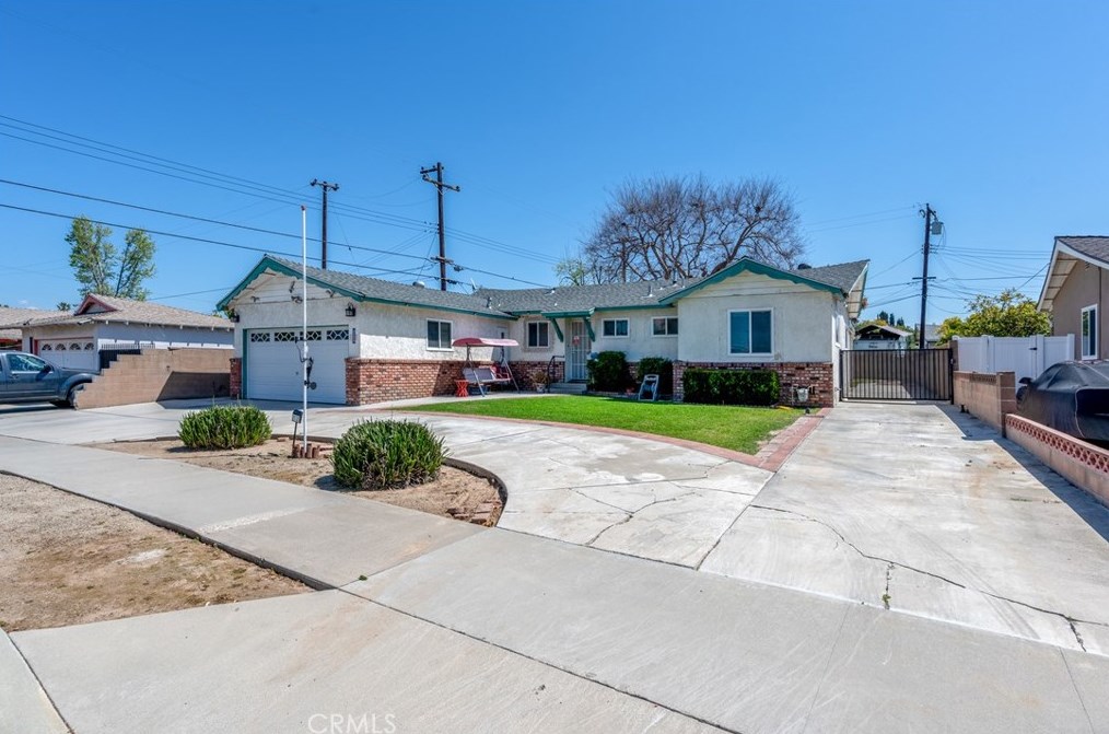 1135 N Grand St, Orange, CA 92867