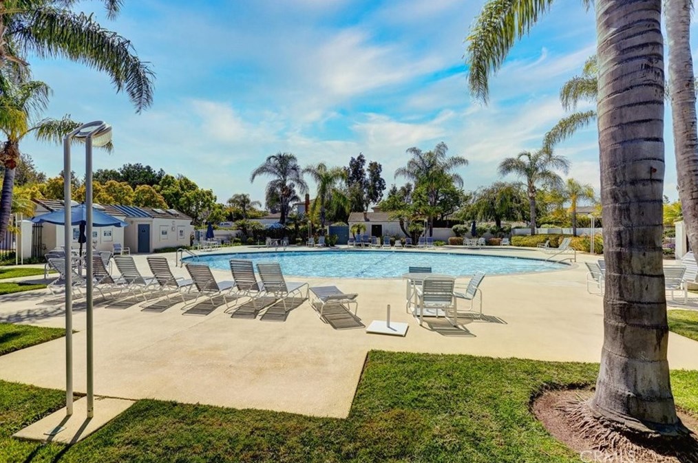 26 Iron Bark Way, Irvine CA  92612-2107 exterior