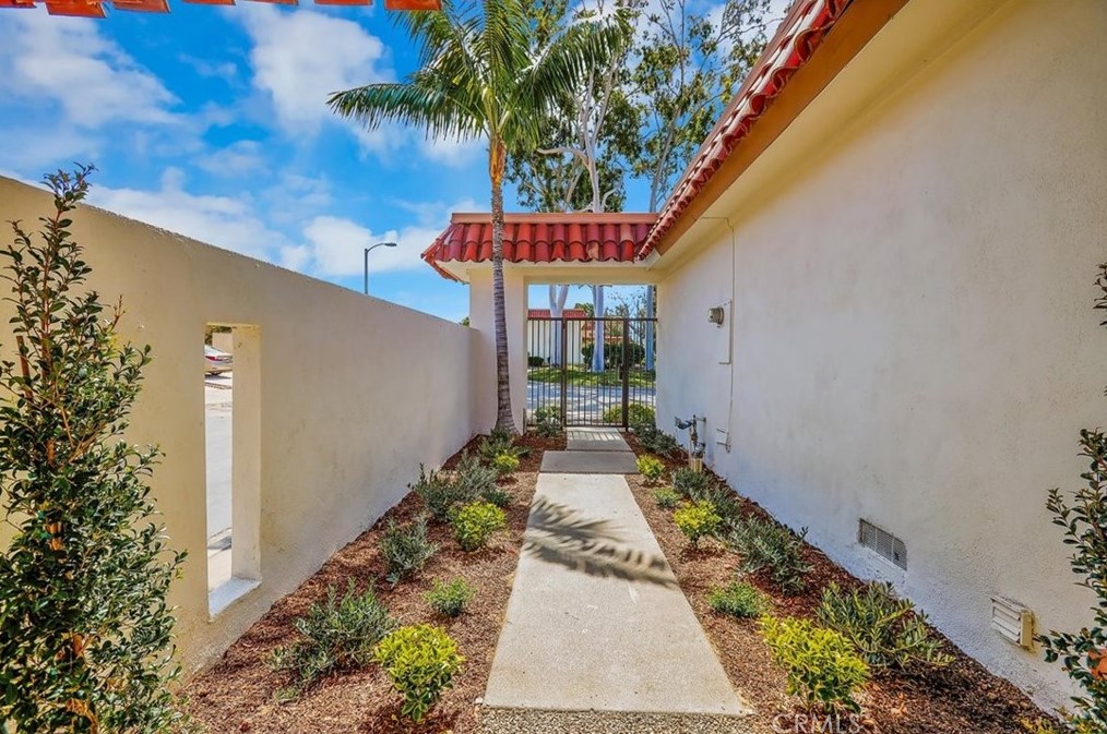 26 Iron Bark Way, Irvine CA  92612-2107 exterior