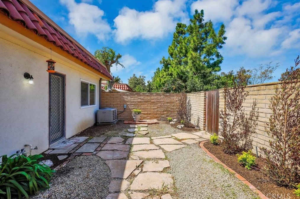 26 Iron Bark Way, Irvine CA  92612-2107 exterior