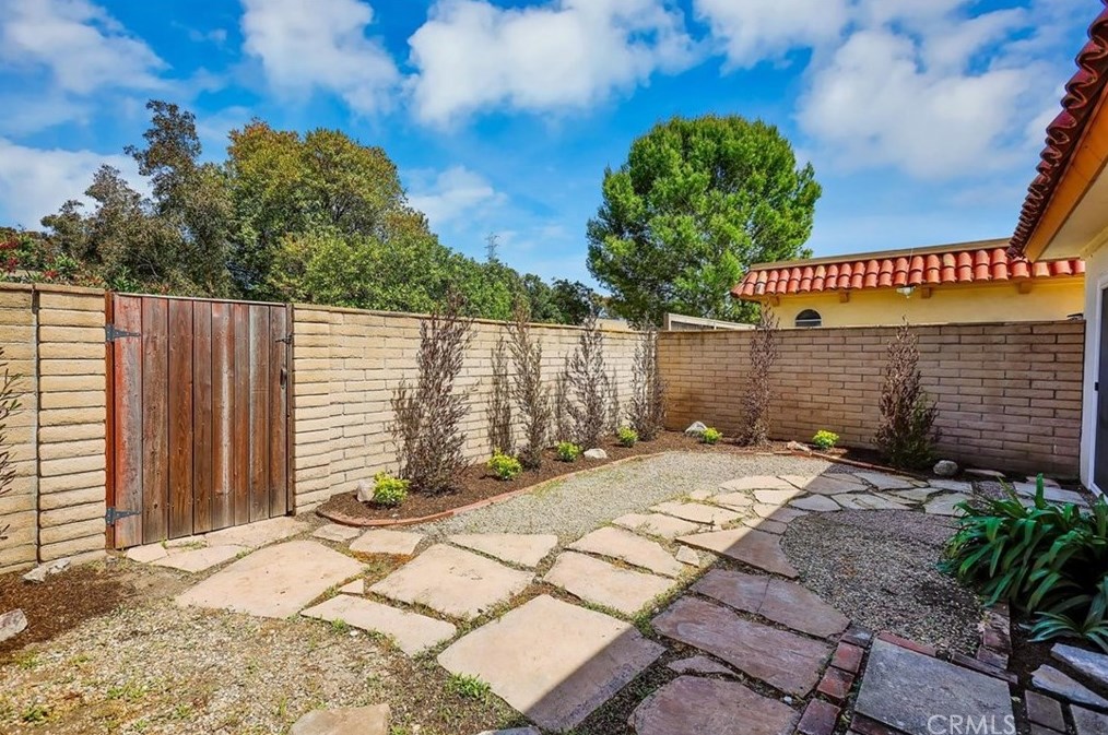 26 Iron Bark Way, Irvine CA  92612-2107 exterior