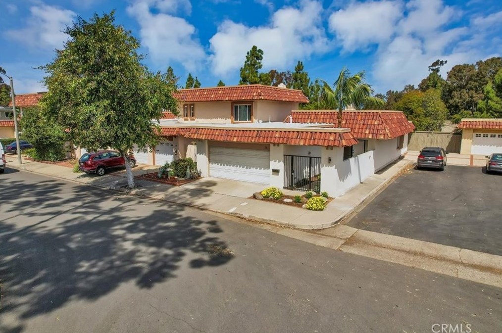 26 Iron Bark Way, Irvine CA  92612-2107 exterior