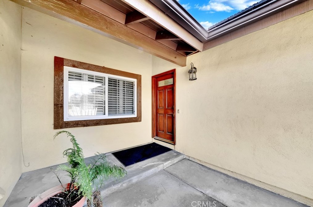 9016 Mint Ave, Santa Ana, CA 92708