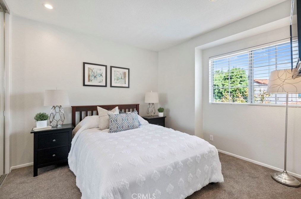 16 Del Livorno, Irvine CA  92614-5364 exterior