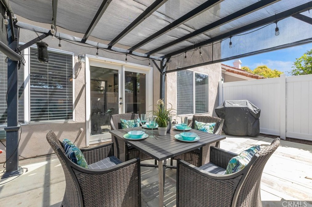 16 Del Livorno, Irvine CA  92614-5364 exterior