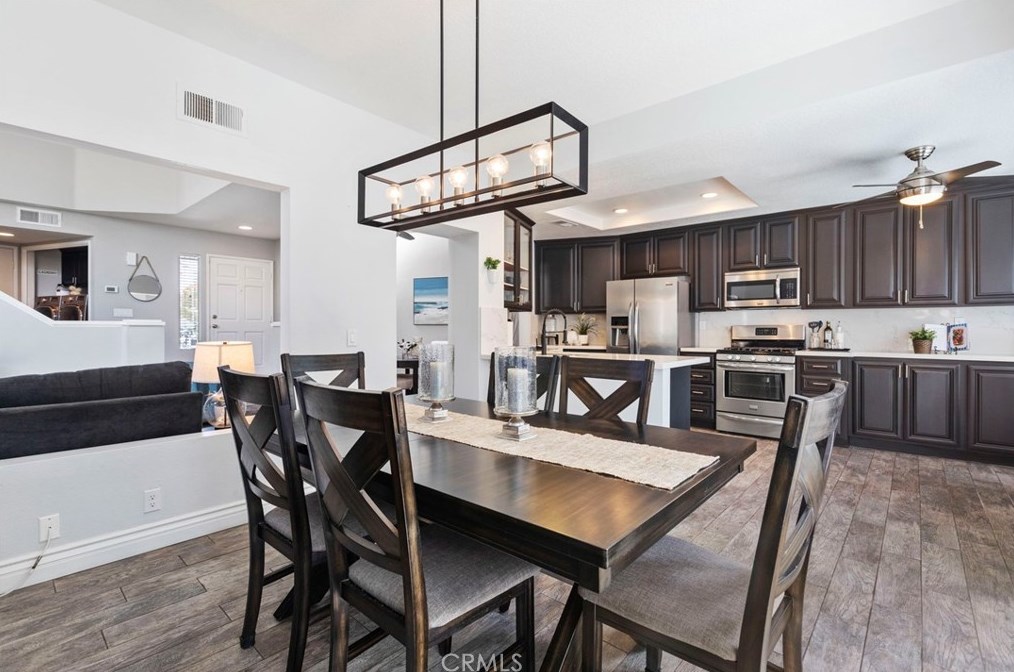 16 Del Livorno, Irvine CA  92614-5364 exterior