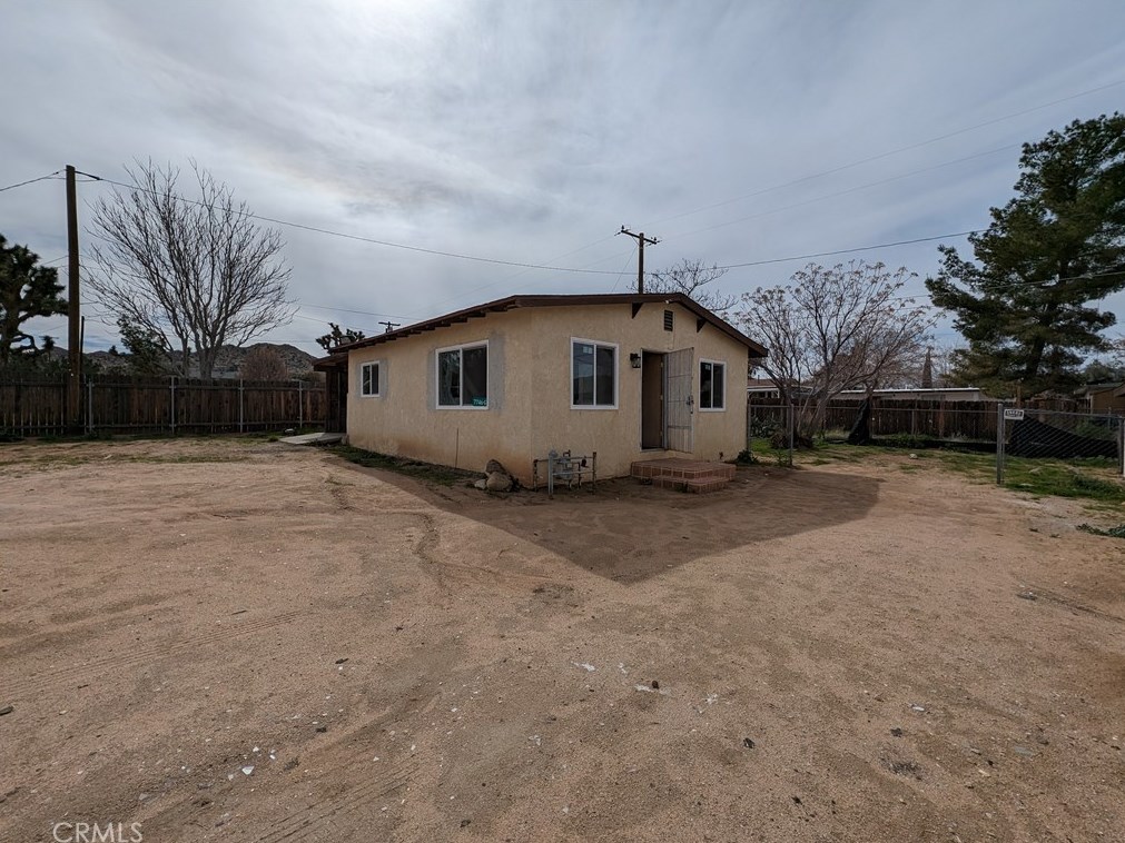 7746 Geronimo Trl, Yucca Valley CA 92284-3329 exterior