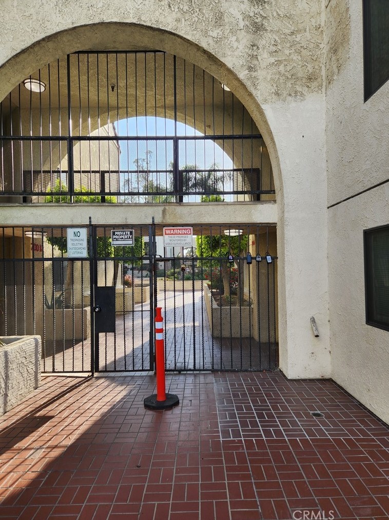 700 3rd St, Santa Ana CA  92701-5485 exterior