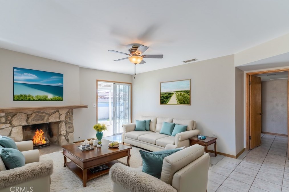 641 W Whittier Ave, Hemet, CA 92543