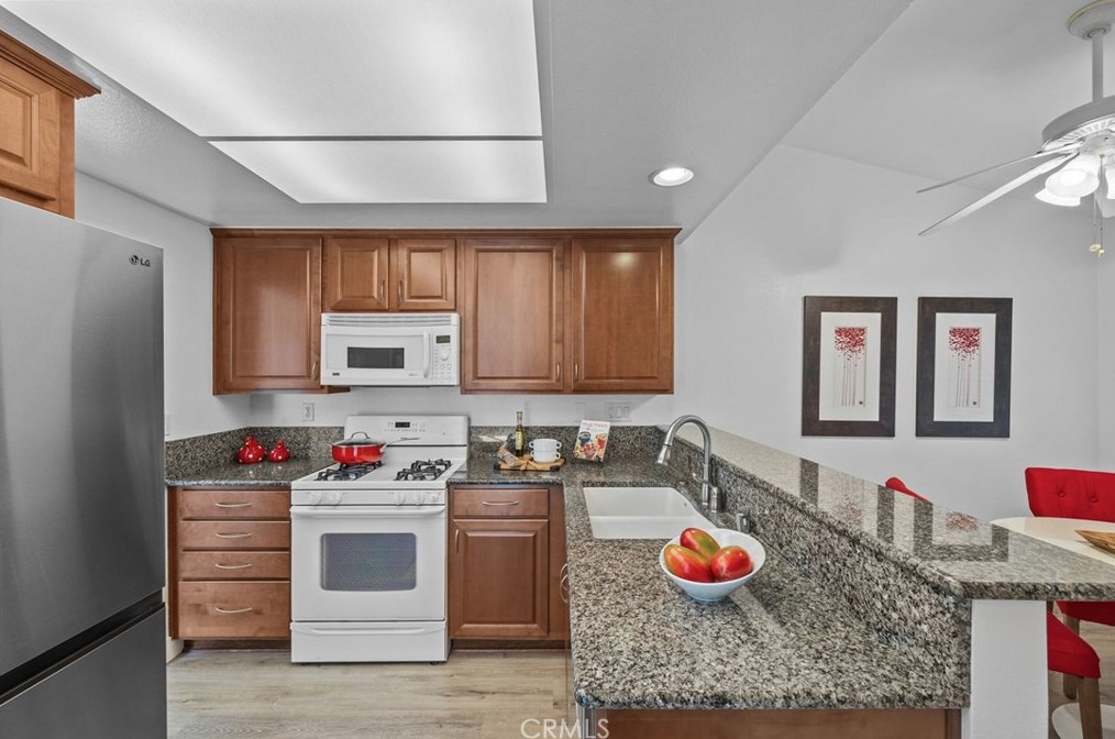 29 Muir, Irvine CA  92620-3374 exterior