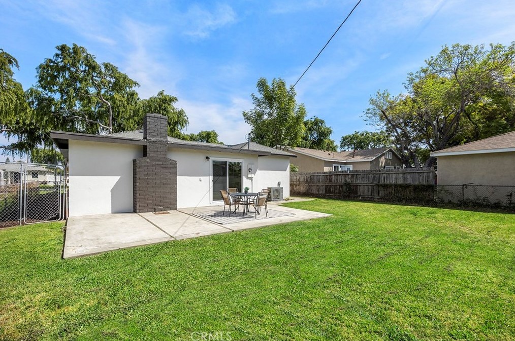 521 Paula Dr, Fullerton CA exterior